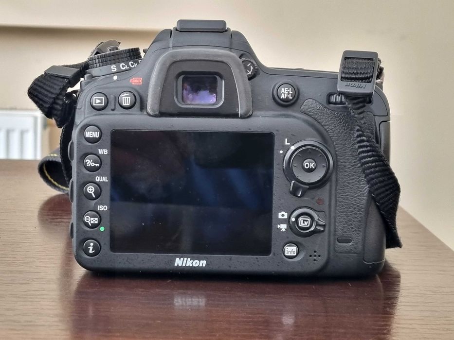 Фотоапарат Nikon D7100