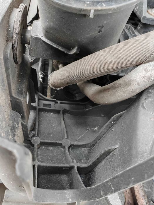 PASSAT B7 11-14 1.6 DIESEL Pas Przedni Wzmocnienie Kompletne