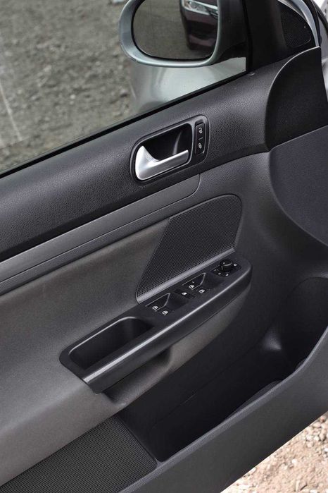 Volkswagen Golf 5 2008р. 1.6 бензин, обмін [Перший внесок від 20%]