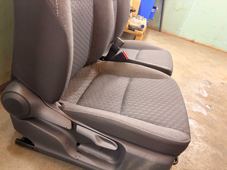 Fotele kanapa Yaris Cross nowe grzane