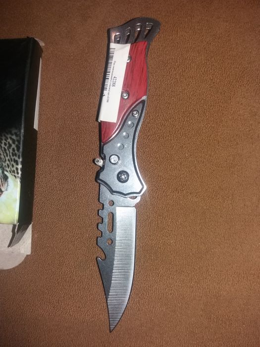 Викидний ніж сталь