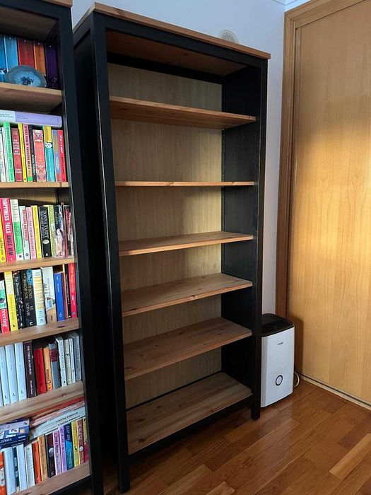 Estante Hemnes preto-castanho/castanho claro 90 x 197cm
