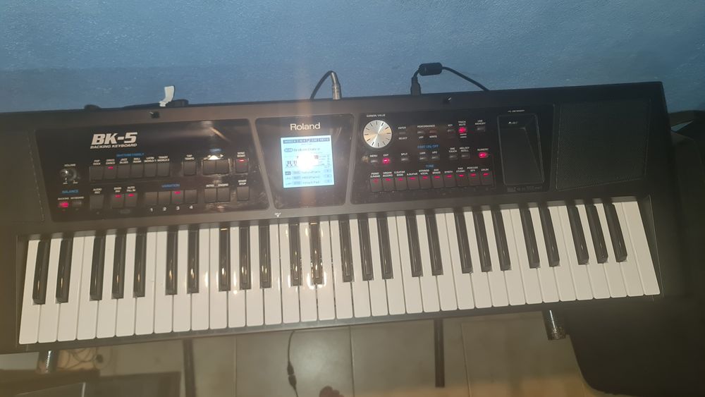 Teclado Roland BK-5  (ATENÇÃO (pagamento e entrega em mão)