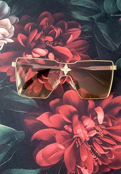Okulary przeciwsłoneczne w stylu Louis Vuitton – złote, kobiece
