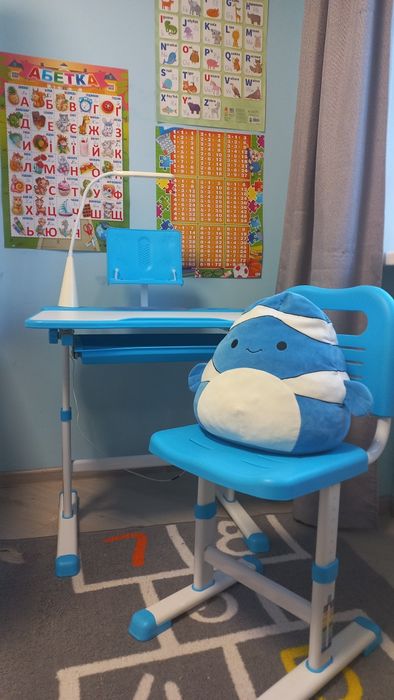 Парта, шкільна парта, парта і стілець