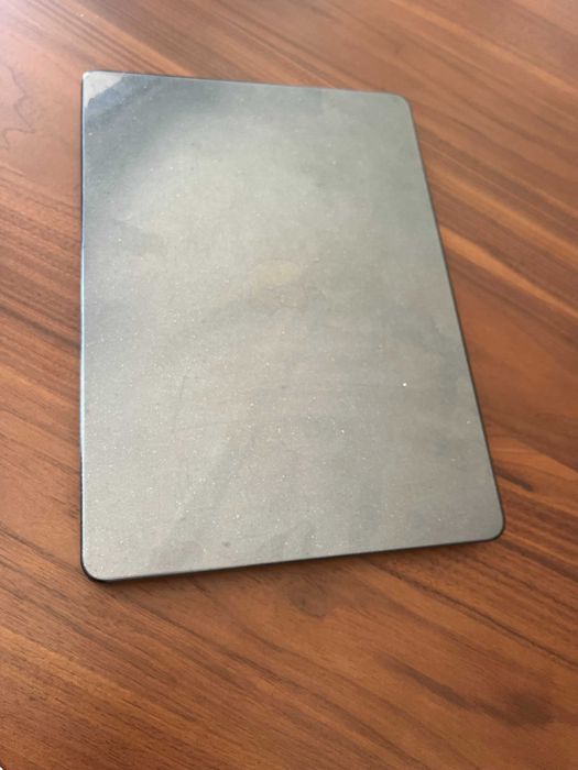 MacBook Air M2 (16GB RAM) Como Novo + Extras (Capa, Mochila, e EarPods NOVOS)