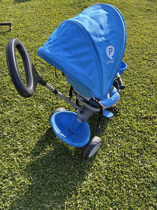 Tricicloco com pega para empurrar e para-sol
