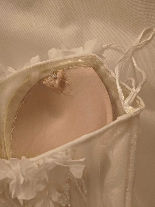 Elegancka suknia ślubna KSIĘŻNICZKA z rozcięciem