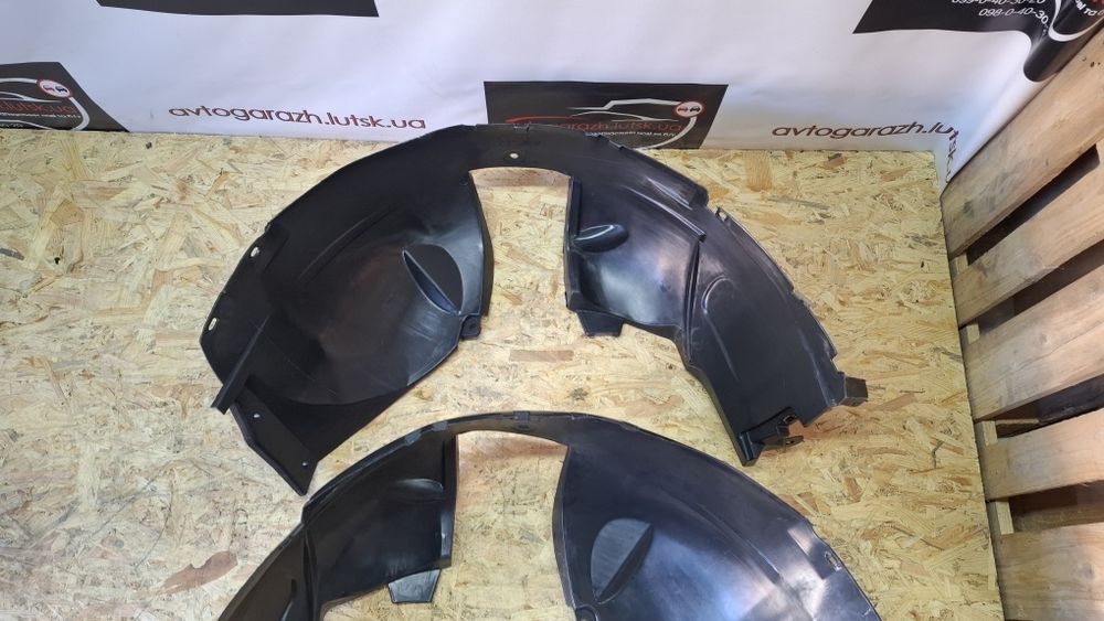 Підкрилок передній Dacia Sandero 1 сандеро 1