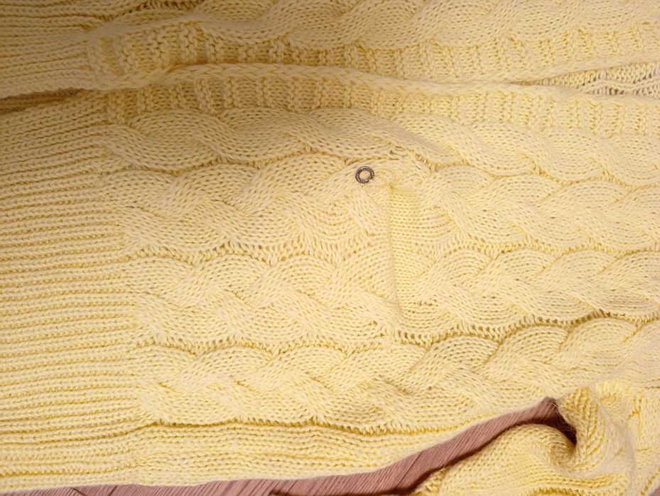 Продається жовтий в'язаний кардиган(Італія)