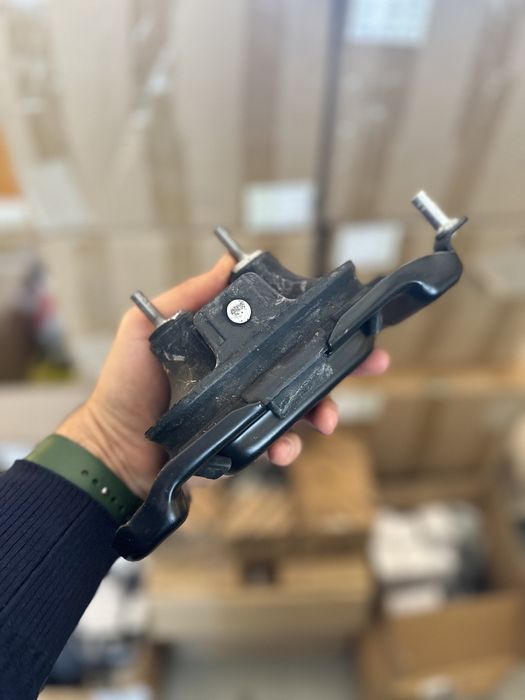 Подушки двигуна Dodge Grand Caravan