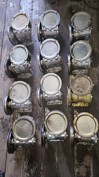 Продам редуктор червячный 1/100