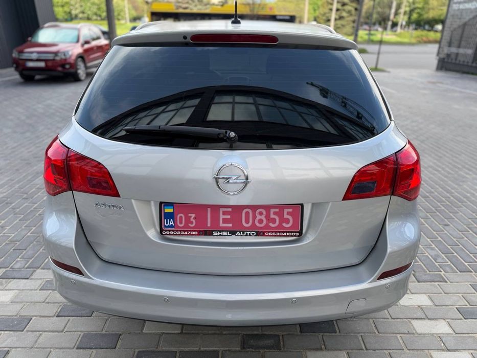 Продам Opel Astra J 2011р. 1.6 бензин на автоматі