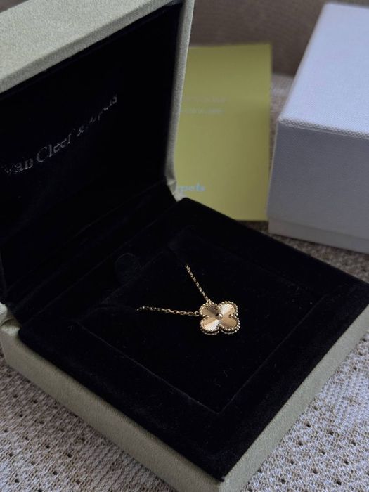 Підвіски Van Cleef & Arpels