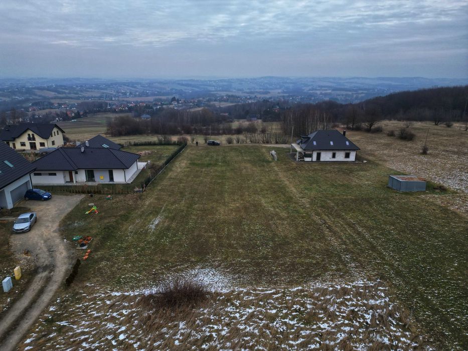 Widokowa działka Pogórze Wielickie, Biskupice – media, podział na 2