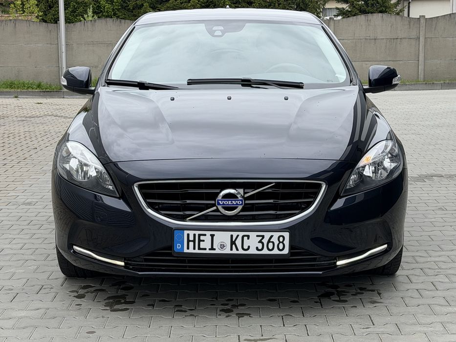 Volvo V40 2.0D D2 PSA 2016 136tys km