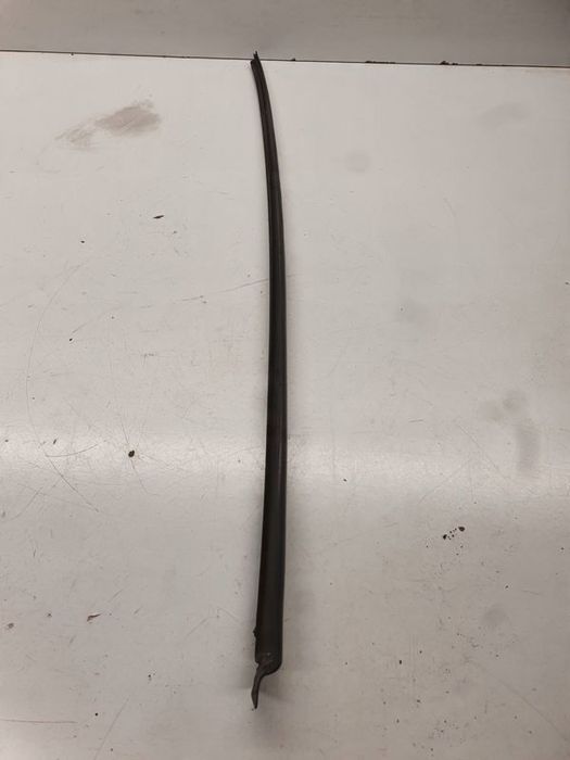 LISTWA SZYBY CZOŁOWEJ AUDI A3 8P LEWA 8P0854327B