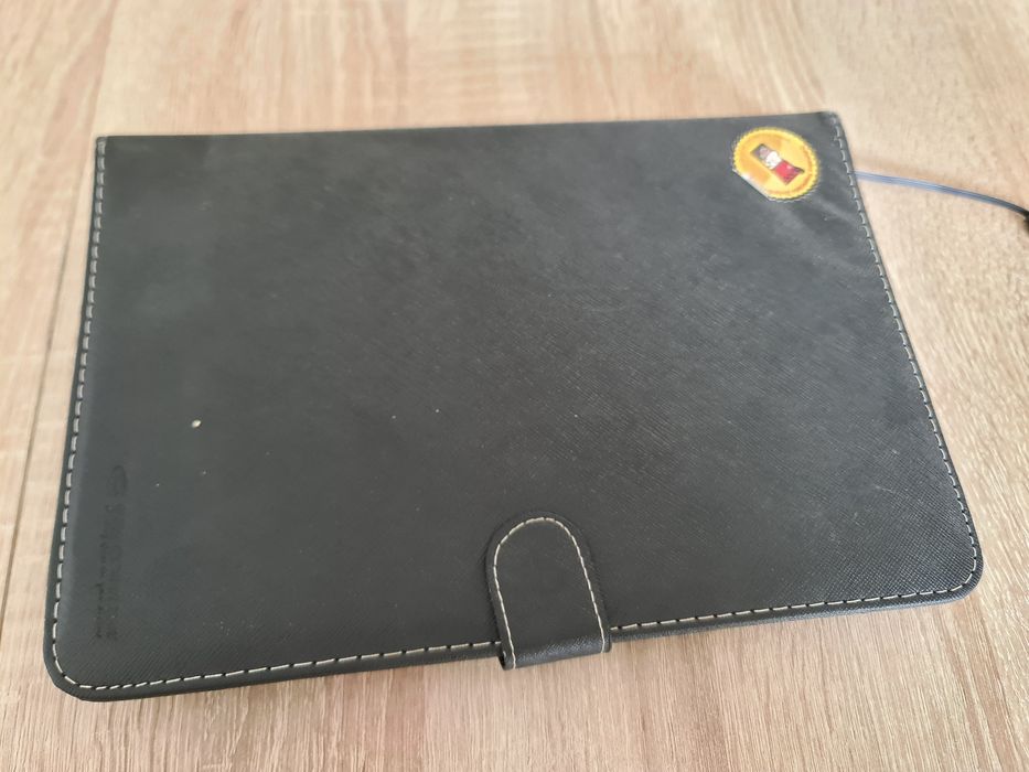Tablet 10 cali kiano plus klawiatura i etui