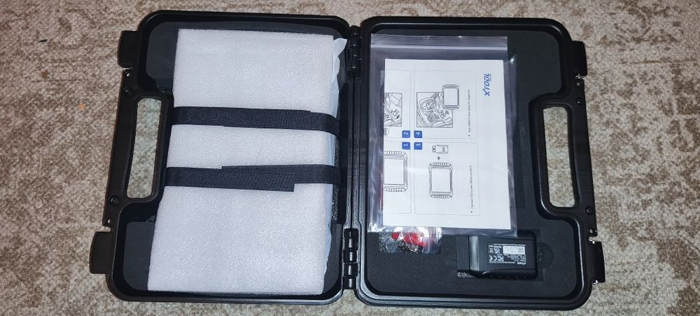 Tester diagnostyczny Xtool D8W