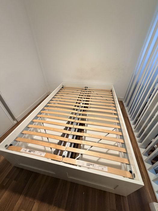 Cama de casal com 4 gavetas