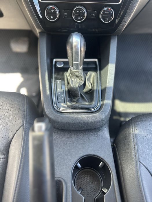 Продам vw jetta 2015 рік