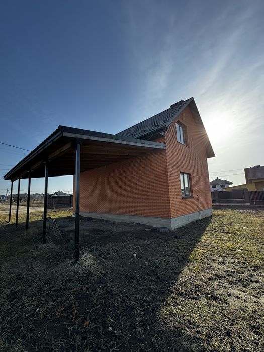 Продається якісний будинок у Боратині з усіма комунікаціями