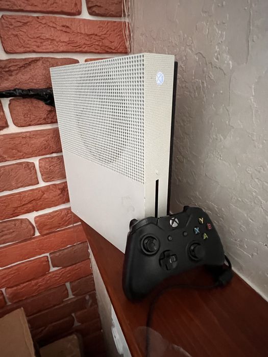 Приставка xBox  500 one s