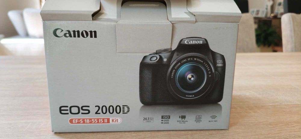 Canon EOS 2000D
