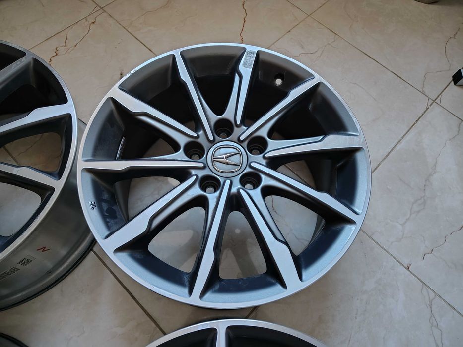 Диски Acura R17 W7.5 PCD5x114.3 ET50 DIA64.1