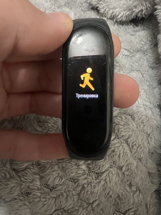 Годинник Mi band 5. Браслет. Зарядний пристрій в комплекті.