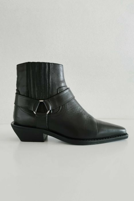 Шкіряні черевики козаки від schuh