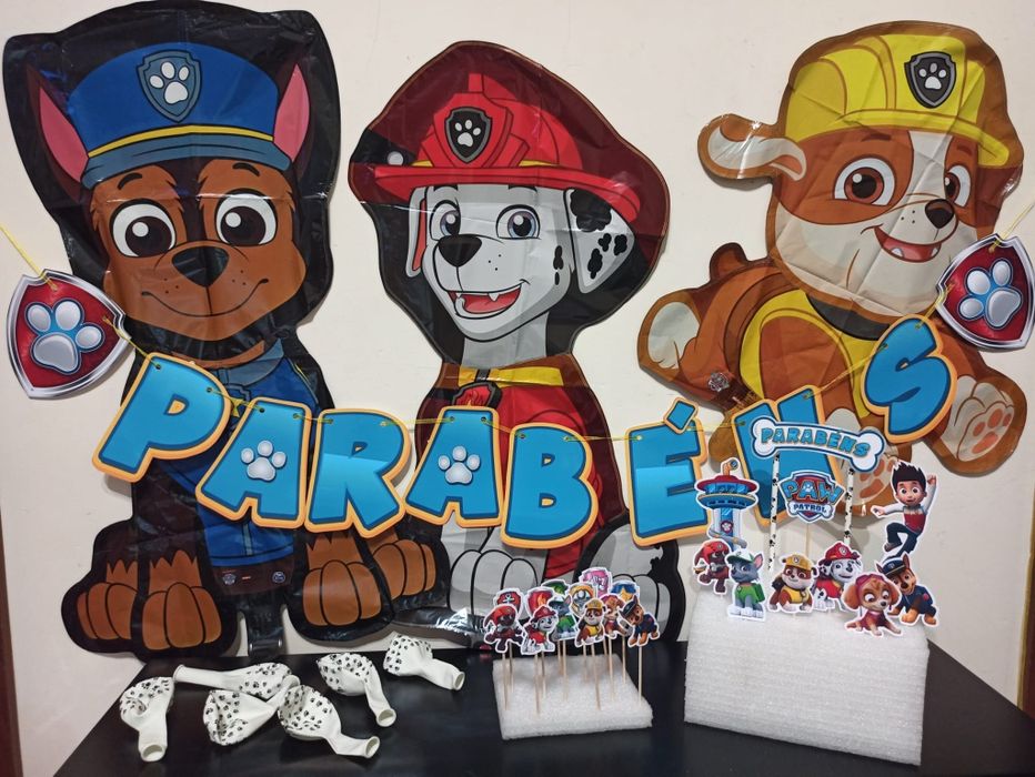 Kits de festa com balões, banners e muito mais
