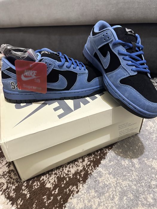 Nike sb dunk low x supreme
