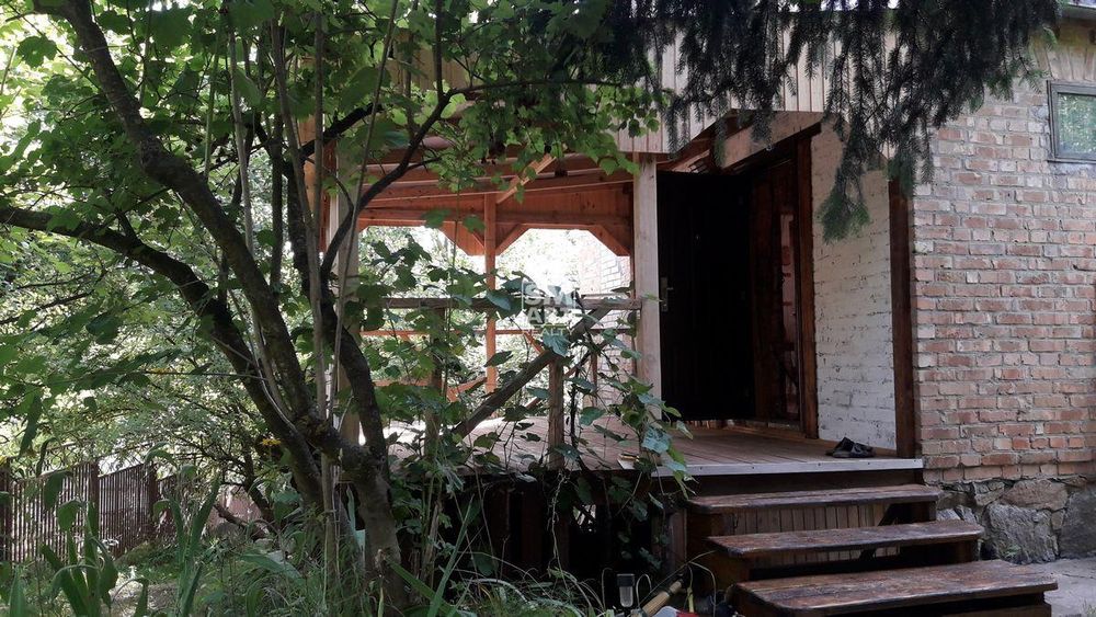 Продам будинок зі всіма комунікаціями, піччю і укриттям над Канівським