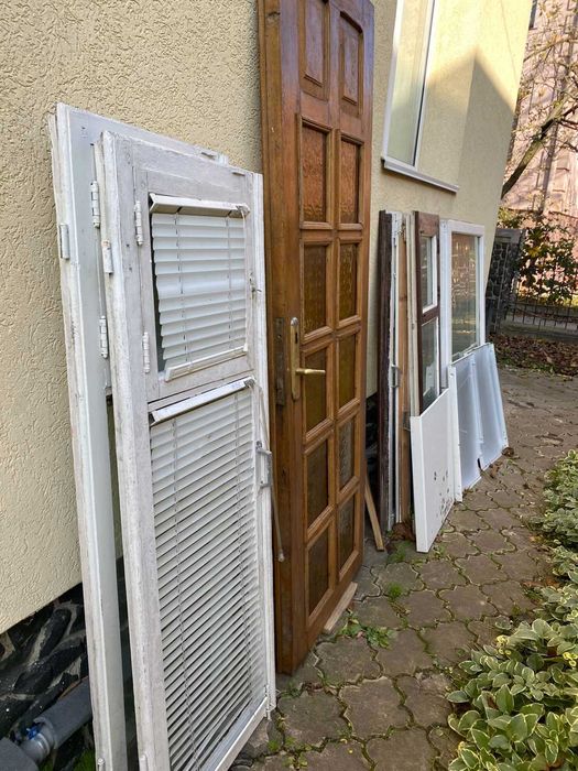 Продам вживані вікна і двері