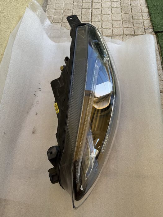 Farol LED Adaptativo Ford Led Fiesta ST MK8.5 - Oportunidade
