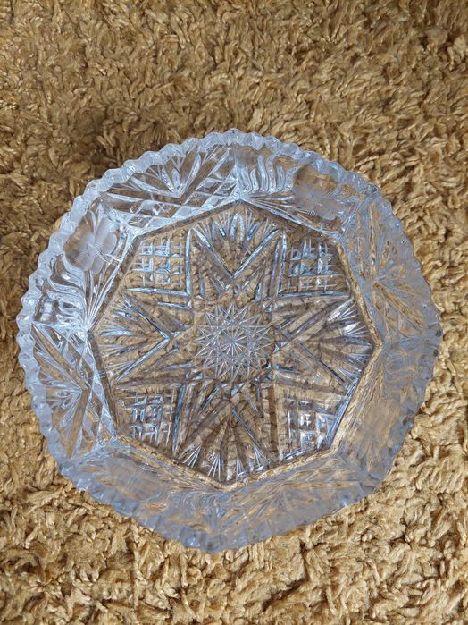 Piękne szklane naczynie ozdobne