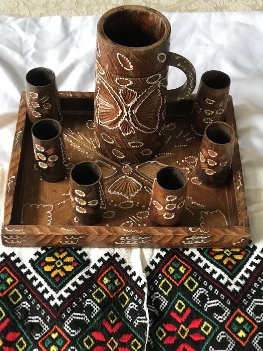 Набір чайно-кавовий, тарілка секційна, дерев’яний піднос з бокалом