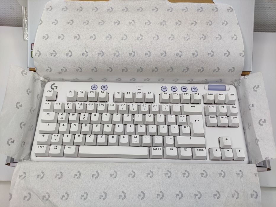 Klawiatura Logitech G713, nieużywana