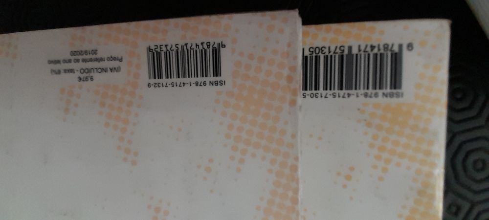 Manuais/livros escolares matemática e inglês 6 ano