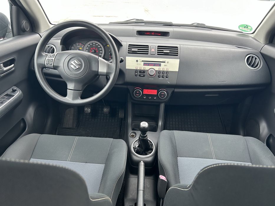 Suzuki Swift 1.3B Bogata Wersja Super Stan Niemcy 5 drzwi Bezwypadkowy