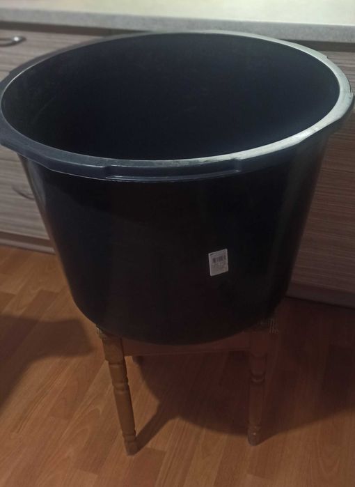 Продам ёмкость строительную 90 л
