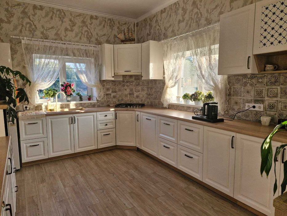 Кухня студия 40 м² + гараж + терраса = идеальный дом