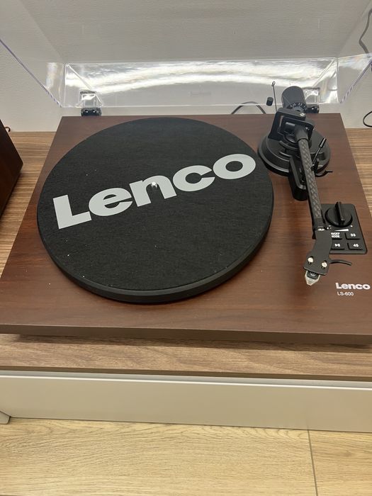 Вініловий програвач Lenco LS 600 із блютузом (щодо ціни можемо домовитись)
