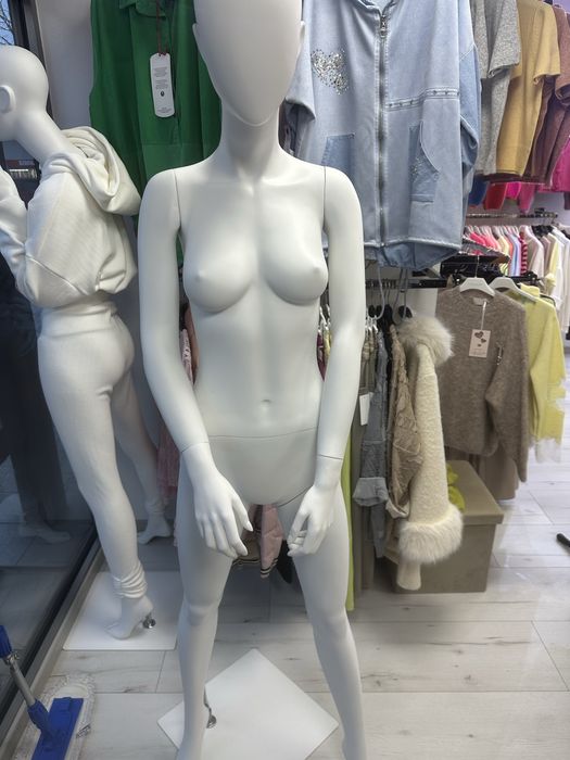 manekiny całopostaciowe