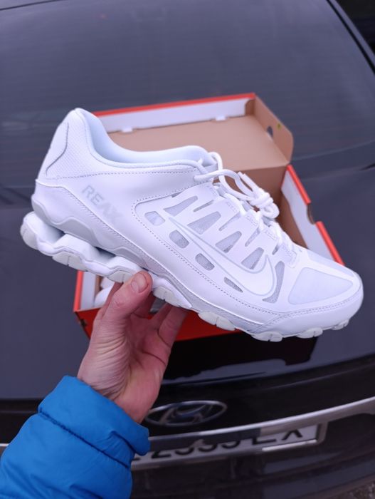 Nike Reax 8 TR Mesh original US 13 p. 47,5(31) нові