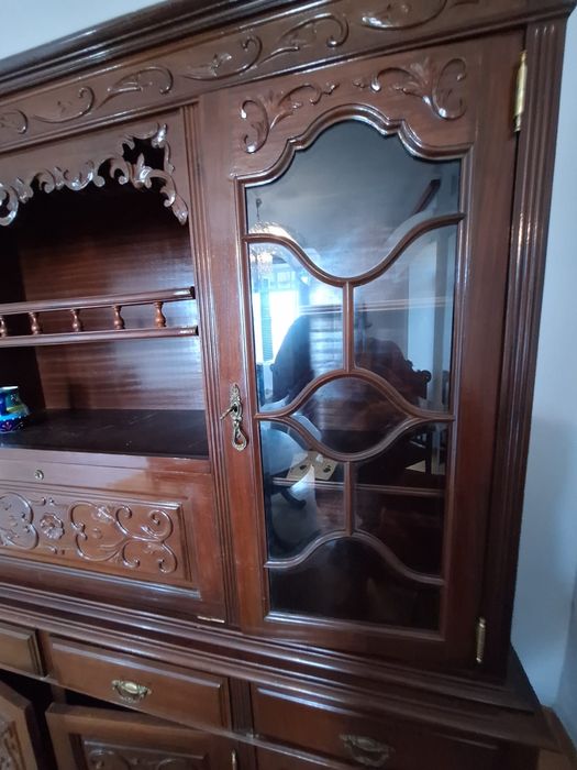 Armário de sala de jantar