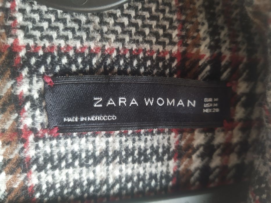 Sobretudo aos quadrados Zara