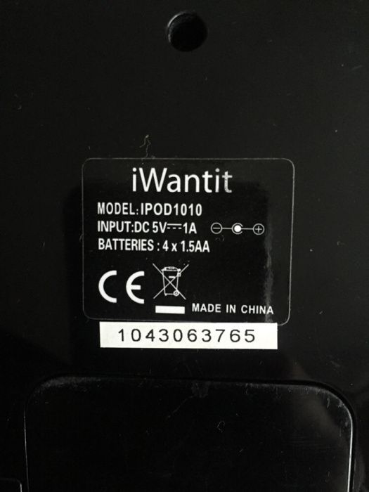 Stacja dokująca do iPoda iWantit na baterie lub kabel