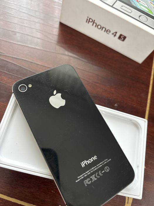 Продам ретро iphone 4S (6.1.3)